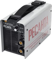 Инверторный сварочный аппарат РЕСАНТА САИ-250 7,7 кВт, крупный план