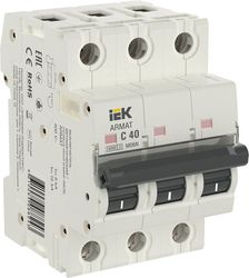 Автоматический выключатель IEK ARMAT M06N 3P C 40А, крупный план