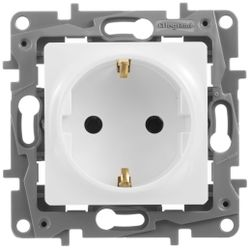 Розетка электрическая 1 пост Legrand Etika белый, крупный план