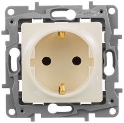 Розетка электрическая Legrand Etika 672321 слоновая кость, фотография