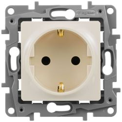 Розетка электрическая Legrand Etika 672322 слоновая кость, картинка