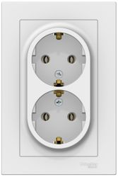 Розетка электрическая Schneider Electric Atlas Design ATN000126 белый, крупный план