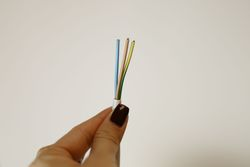 Провод силовой ПромЭл ПВС 3х0,75 мм² 2х0,75 мм²+1х0,75 мм² 1 м белый, картинка