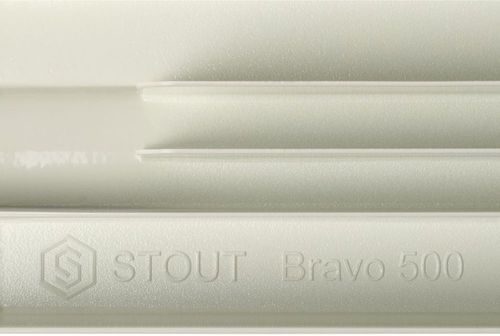 Радиатор секционный алюминиевый STOUT Bravo 500 боковое подключение 4 секции, крупный план