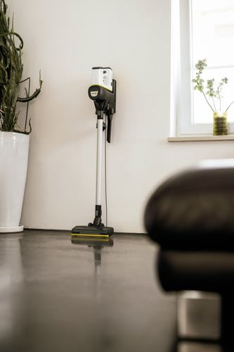 Пылесос аккумуляторный KARCHER VC 6 CORDLESS OURFAMILY 25,2В 2,5 Ач 0,8 л, крупный план