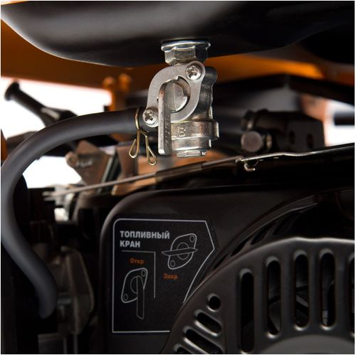 Бензиновый генератор DAEWOO GDA 3500E 220B 3,2 кВт 18 л, изображение