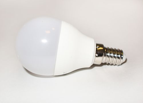 Светодиодная лампа i-17114 11Вт 6400К 165-265V G45 Е14, крупный план