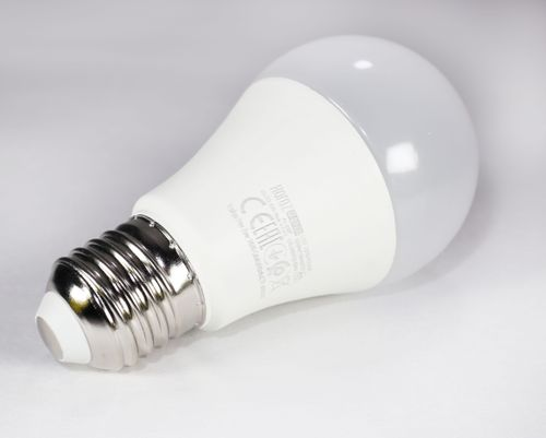 Светодиодная лампа с датчиком движения FORCE-10 10W 4200K E27 170-240V, крупный план
