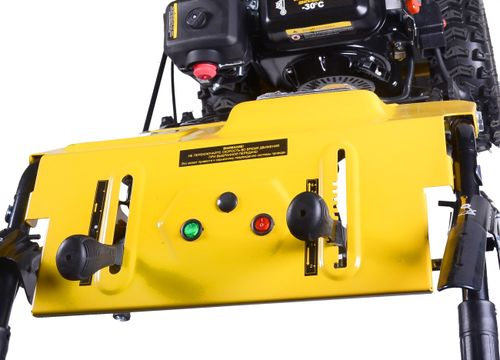 Снегоуборщик бензиновый HUTER SGC 6000 62 см 8 л.с., крупный план