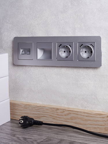 Рамка 4 поста IEK BRITE BR-M42-M-01-K47 алюминий, картинка