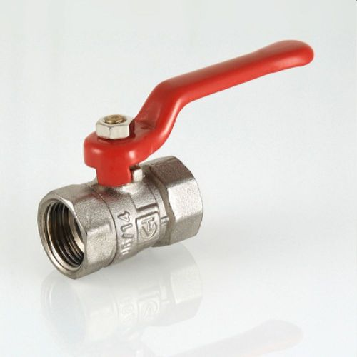Кран шаровый латунь никелированный VALTEC COMPACT VT.090 1/2", крупный план