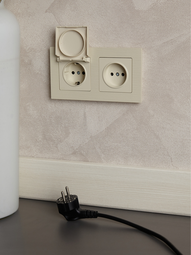 Розетка электрическая IEK BRITE BR-R16-16-K10 бежевый, детальное фото