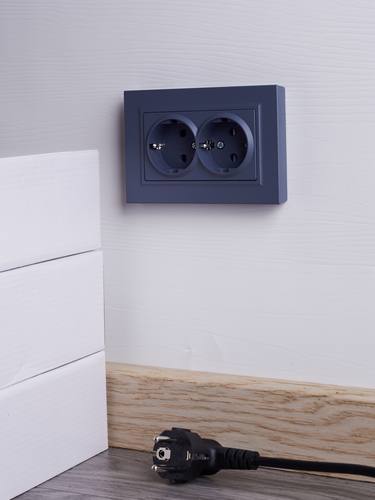 Розетка электрическая IEK BRITE BR-R24-16-K35-F маренго, детальное фото