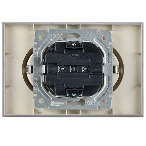 Розетка электрическая IEK BRITE BR-R24-16-K47-F алюминий, картинка