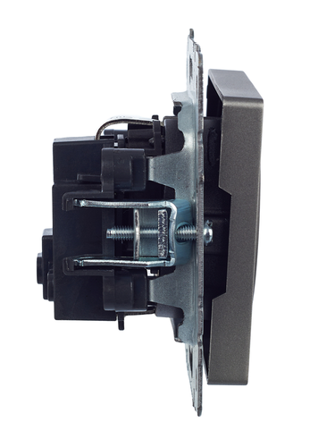 Розетка электрическая IEK BRITE BR-R14-16-K46 сталь, крупный план