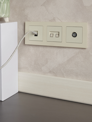 Розетка RJ-45 IEK BRITE BR-K20-1-K10 бежевый, детальное фото