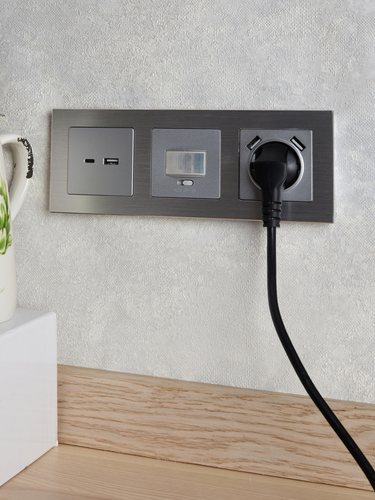 Розетка USB Type-A+C 1 пост IEK BRITE алюминий, детальное фото