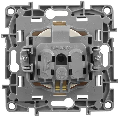 Розетка электрическая Legrand Etika 672322 слоновая кость, фотография