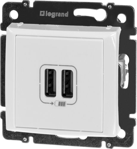 Розетка USB 2 поста Legrand Valena белый, крупный план