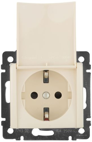 Розетка электрическая Legrand Valena 3217 слоновая кость, крупный план