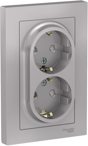 Розетка электрическая Schneider Electric Atlas Design ATN000326 алюминий, крупный план