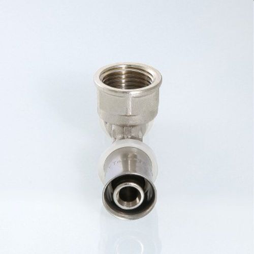 Тройник латунь никелированный VALTEC VTm.232.N 16 х 1/2" х 16 мм, крупный план