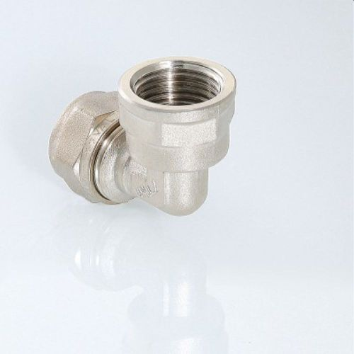 Угольник латунь никелированный VALTEC 3/4" x 16 мм, крупный план