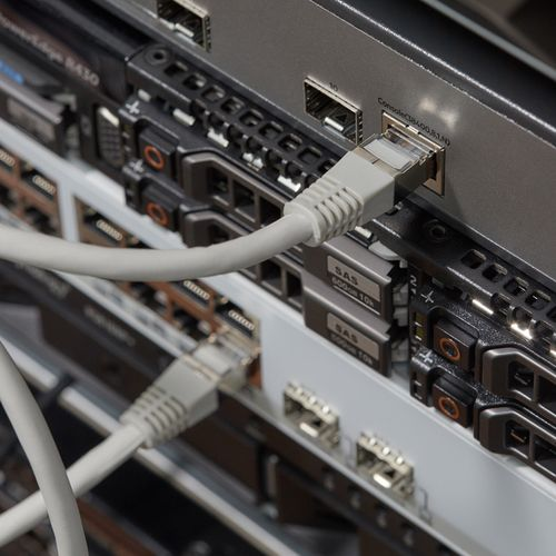 Шнур коммутационный REXANT патч-корд F/UTP RJ45-RJ45, CAT 6, ZH нг(А)-HF, серый, 1 м, крупный план