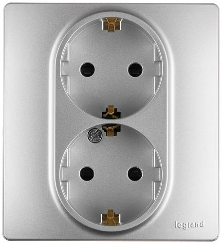 Розетка электрическая Legrand Etika 672433 алюминий, детальное фото