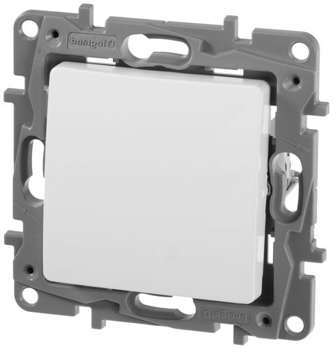 Переключатель 1-клавишный Legrand Etika 672205 белый, вид