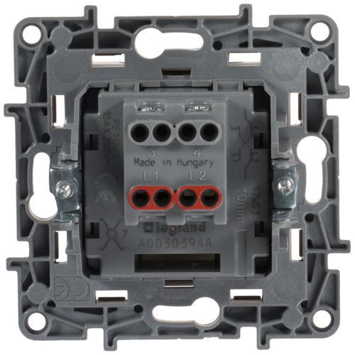 Переключатель 1-клавишный Legrand Etika 672309 слоновая кость, фотография