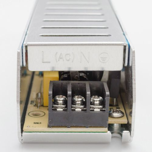 Блок питания для светодиодной ленты Apeyron Electrics 03-48 75 Вт 12 В 6,5 А, крупный план