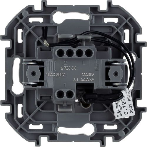 Переключатель 1-клавишный Legrand Inspiria 673660 белый, крупный план
