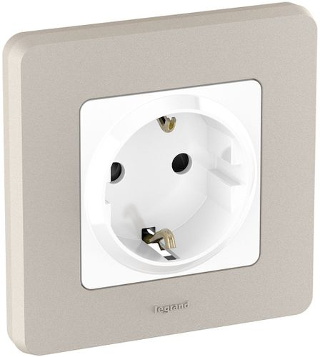 Рамка 1 пост Legrand Inspiria шампань, крупный план