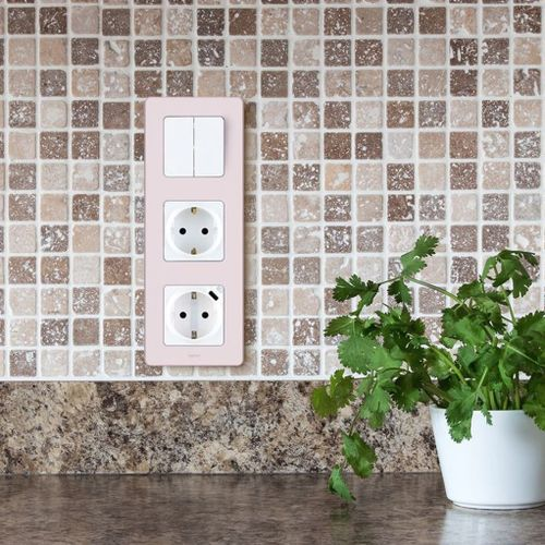 Рамка 3 поста Legrand Inspiria розовый, фотография