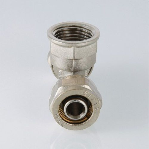 Тройник латунный VALTEC 1" x 26 мм, крупный план