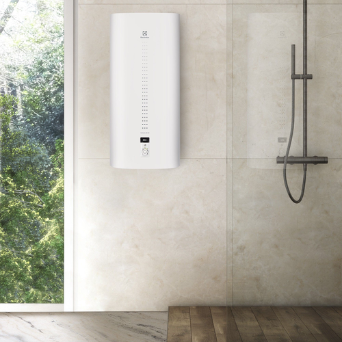 Водонагреватель Electrolux EWH 80 Centurio IQ 3.0, крупный план