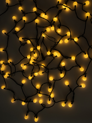 Гирлянда уличная "Шарики", 100 LED, теплый белый, 15м, соединяемая до 3-хшт, крупный план