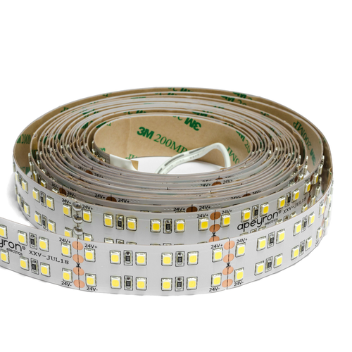 Светодиодная лента APEYRON 24В, SMD2835 , 240 диодов, 38 Вт/метр, 3800 лм/метр, IP20, 3, крупный план