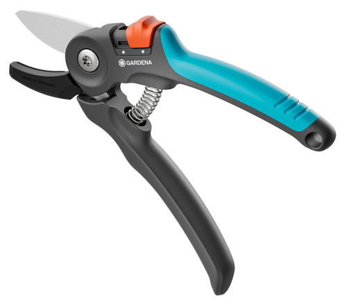 Секатор GARDENA PremiumCut DryWood, крупный план