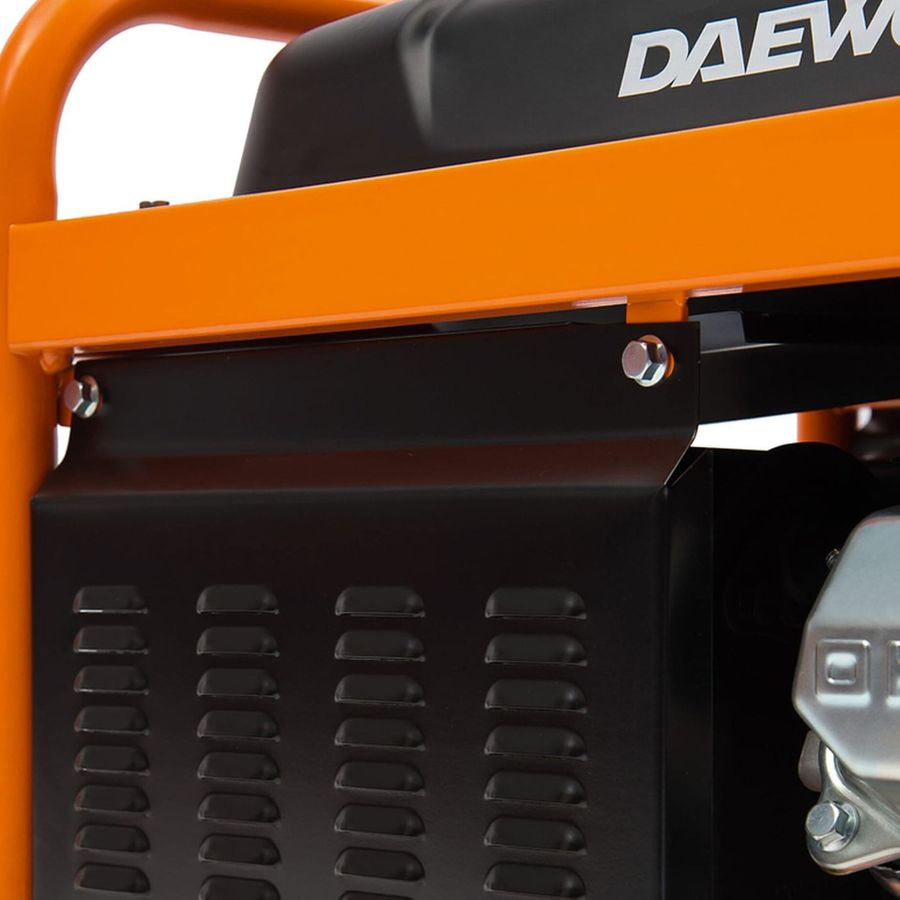 Бензиновый генератор DAEWOO GDA 3500 220B 3,2 кВт 15 л, предпросмотр