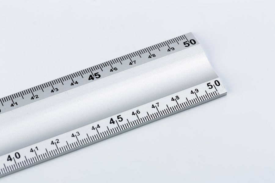 Линейка алюминиевая "ALUKOMTOOLS" строительная односторонняя 50 см, предпросмотр