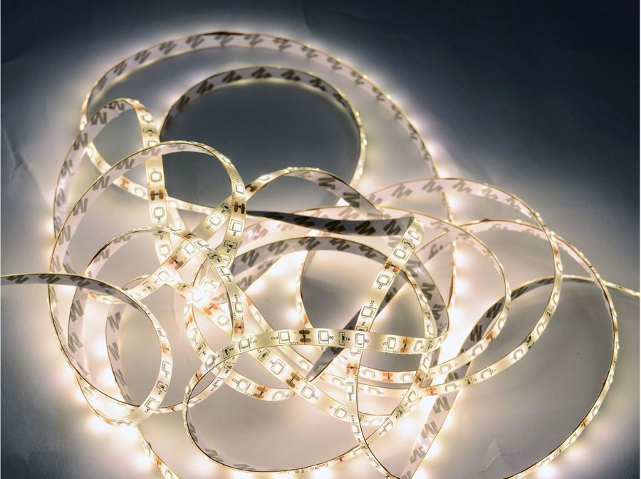 Светодиодная лента IEK SMD 2835 54LED IP65 12В 4,8Вт белый свет 5 м, предпросмотр