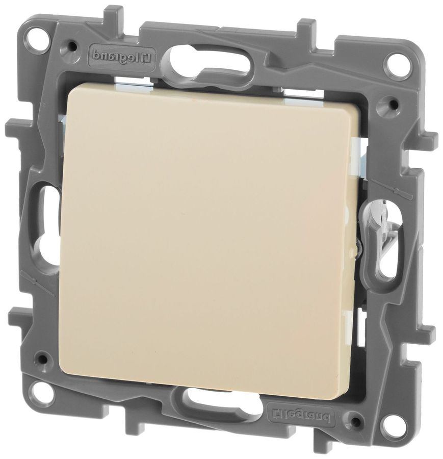 Переключатель 1-клавишный Legrand Etika 672305 слоновая кость, предпросмотр