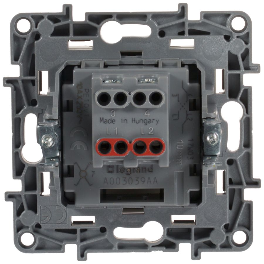 Переключатель 1-клавишный Legrand Etika 672309 слоновая кость, предпросмотр