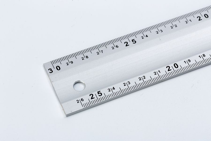 Линейка алюминиевая "ALUKOMTOOLS" строительная односторонняя 30 см, предпросмотр